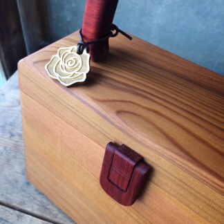 木のチャーム 薔薇バラ