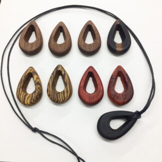 しずくネックレス