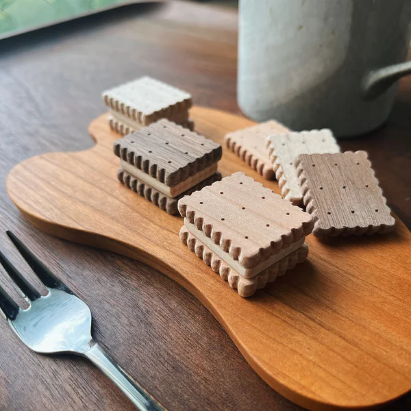 木のビスケット